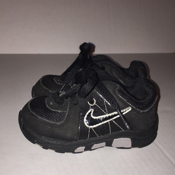 nike shoes for boys size 5,Nike KD Trey 5 V-Boys' Grade School-Basketball-Shoes-Durant, Kevin 